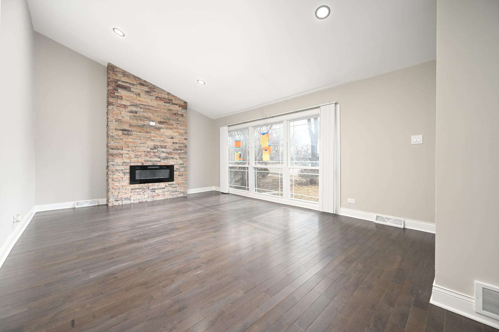 15330 Cherry Lane, Markham, IL 60428