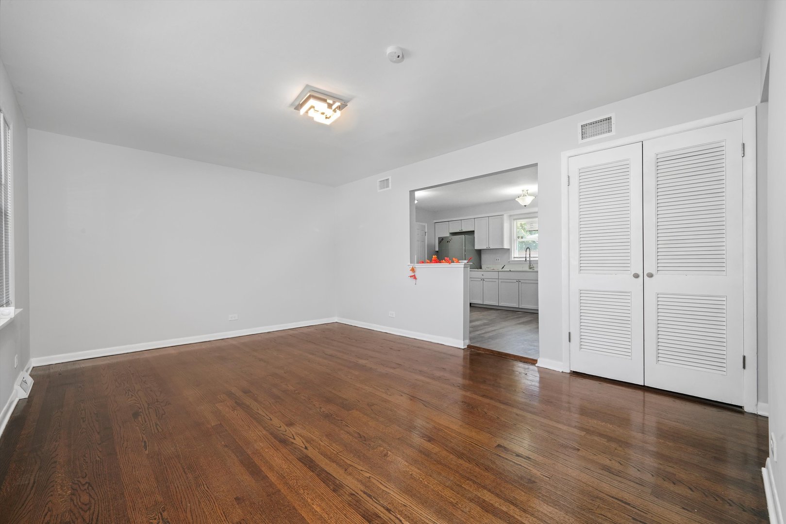 615 E 156th Place, South Holland, IL 60473