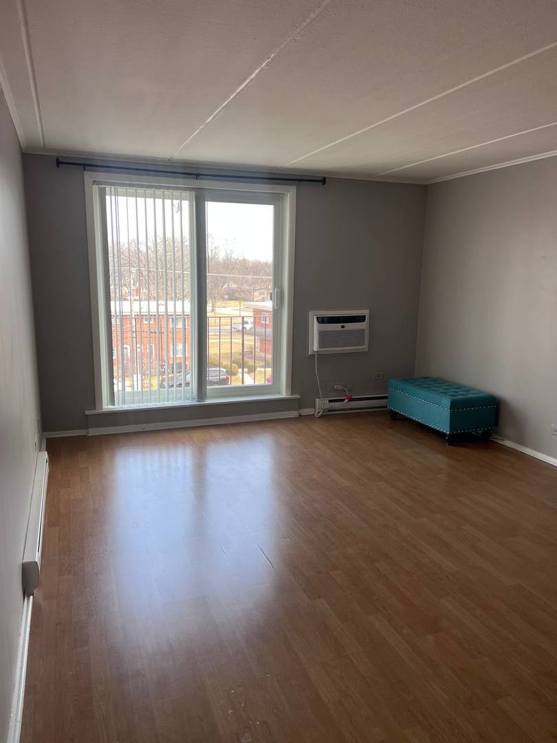 1019 N Boxwood Drive #406, Mount Prospect, IL 60056