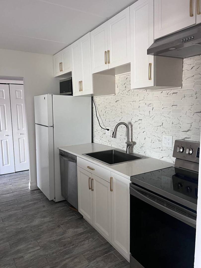 1019 N Boxwood Drive #406, Mount Prospect, IL 60056