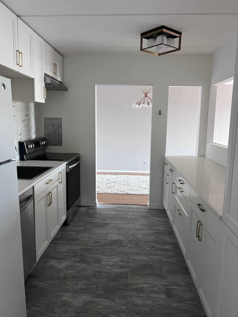 1019 N Boxwood Drive #406, Mount Prospect, IL 60056