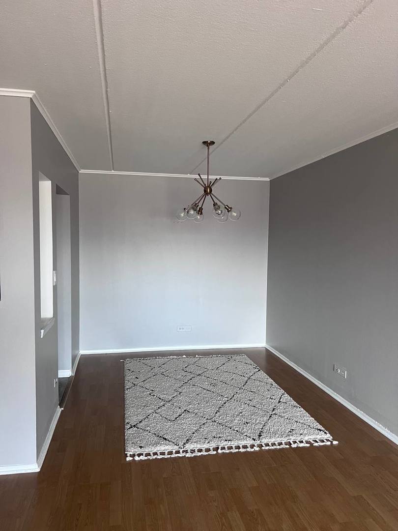 1019 N Boxwood Drive #406, Mount Prospect, IL 60056