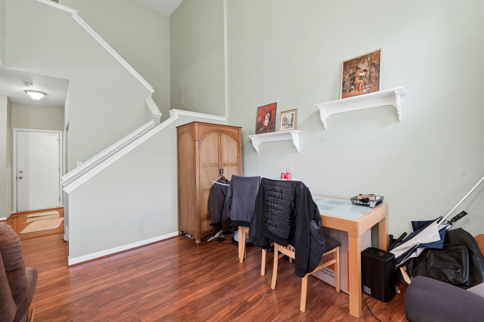 8 Saint Regis Court, Elmhurst, IL 60126