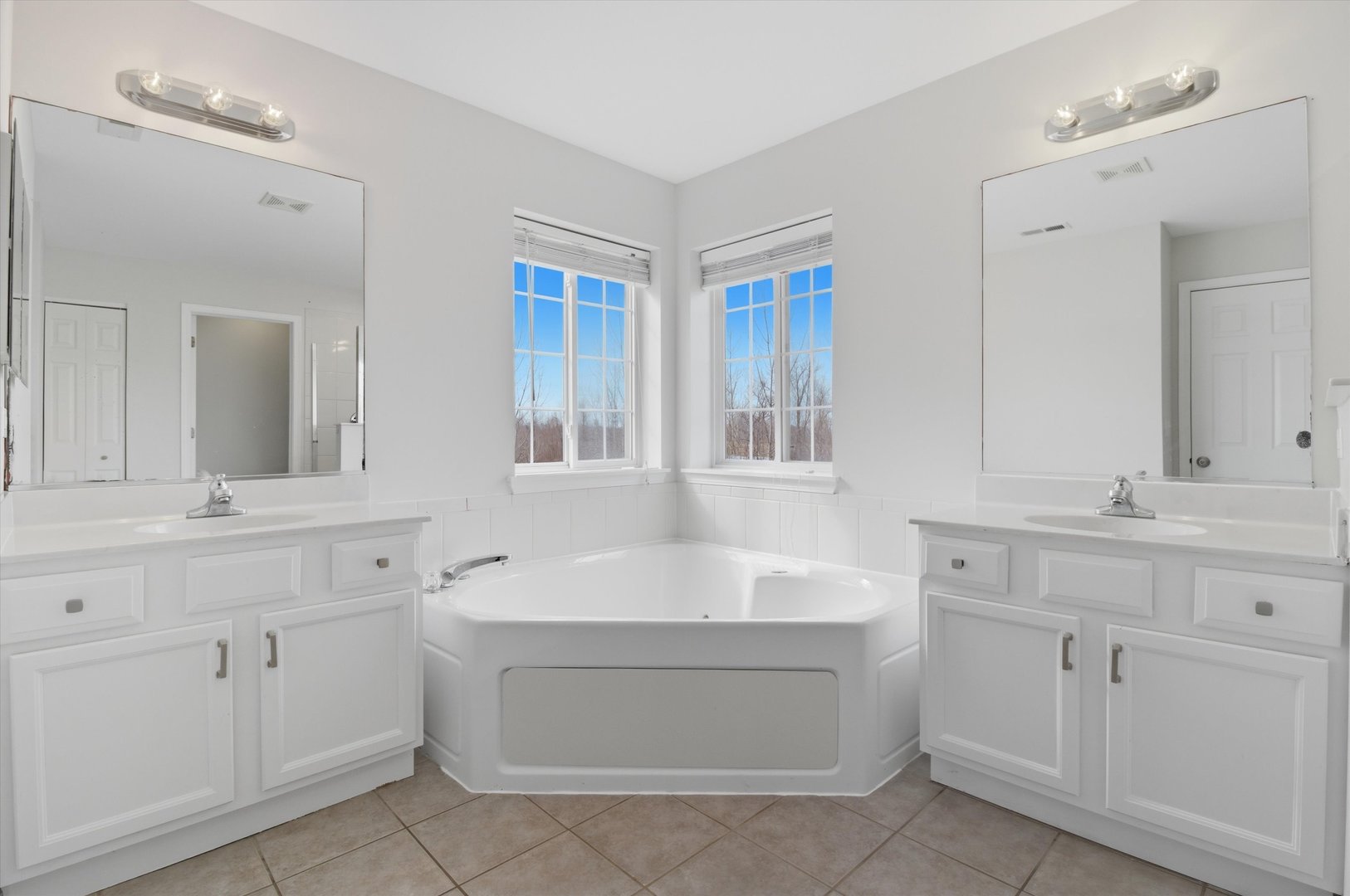 2511 Hennig Road, Hampshire, IL 60140