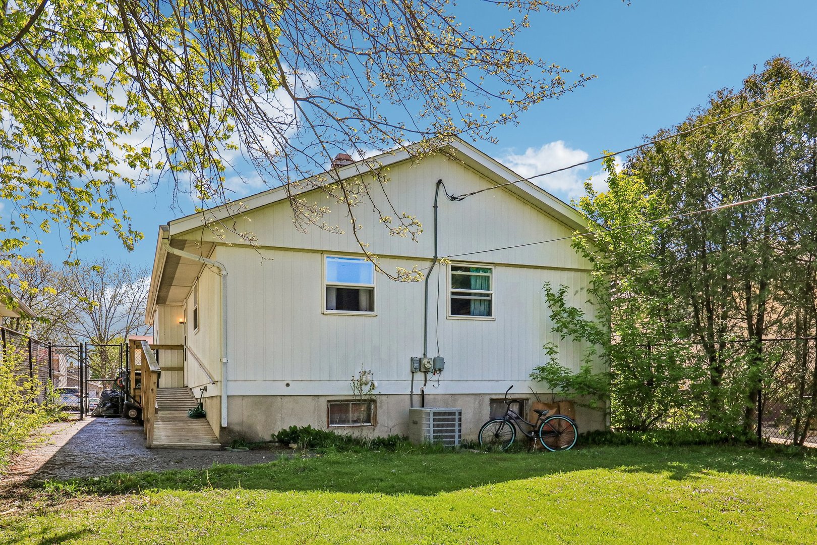 1504 Elm Avenue, Round Lake Beach, IL 60073