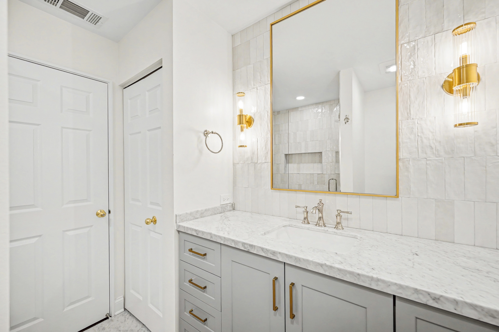 2012 N Silver Lake Road #2012, Arlington Heights, IL 60004