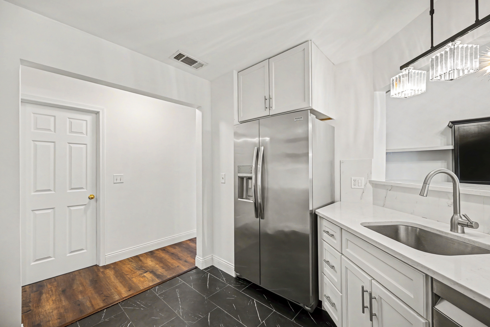 2012 N Silver Lake Road #2012, Arlington Heights, IL 60004