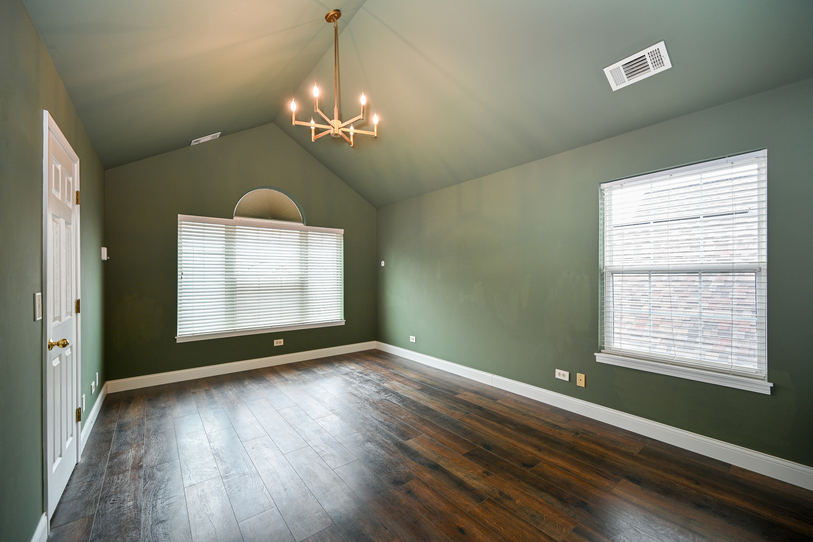 2012 N Silver Lake Road #2012, Arlington Heights, IL 60004