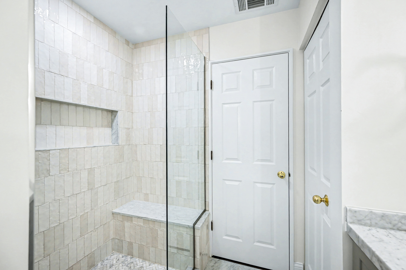 2012 N Silver Lake Road #2012, Arlington Heights, IL 60004