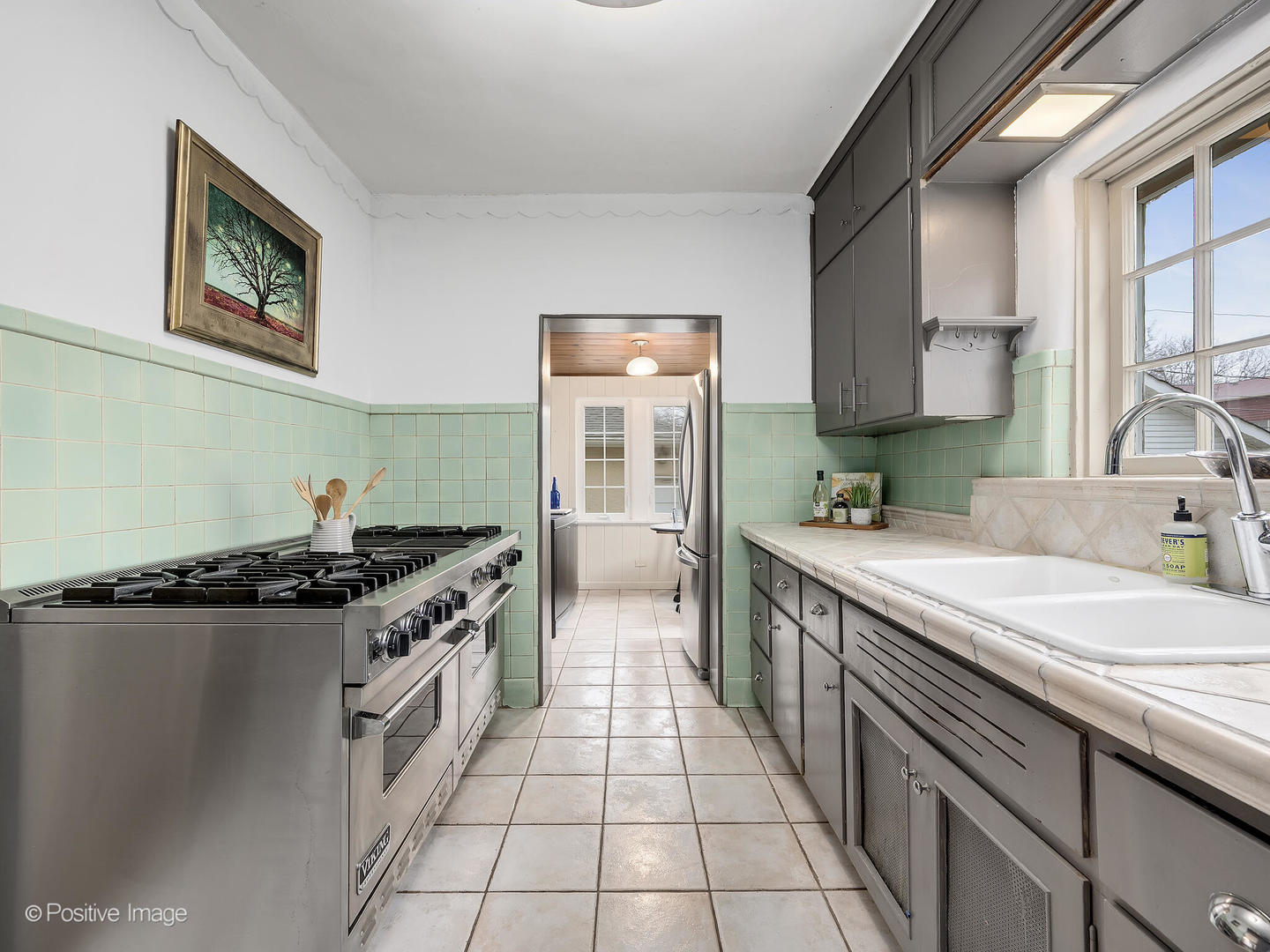 702 N CATHERINE Avenue, La Grange Park, IL 60526