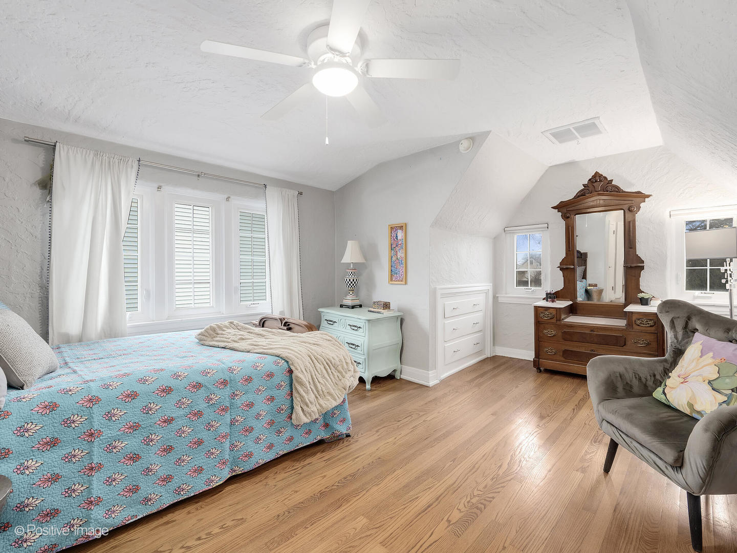 702 N CATHERINE Avenue, La Grange Park, IL 60526