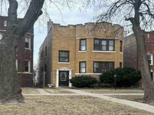 8225 S Indiana Avenue, Chicago, IL 60619