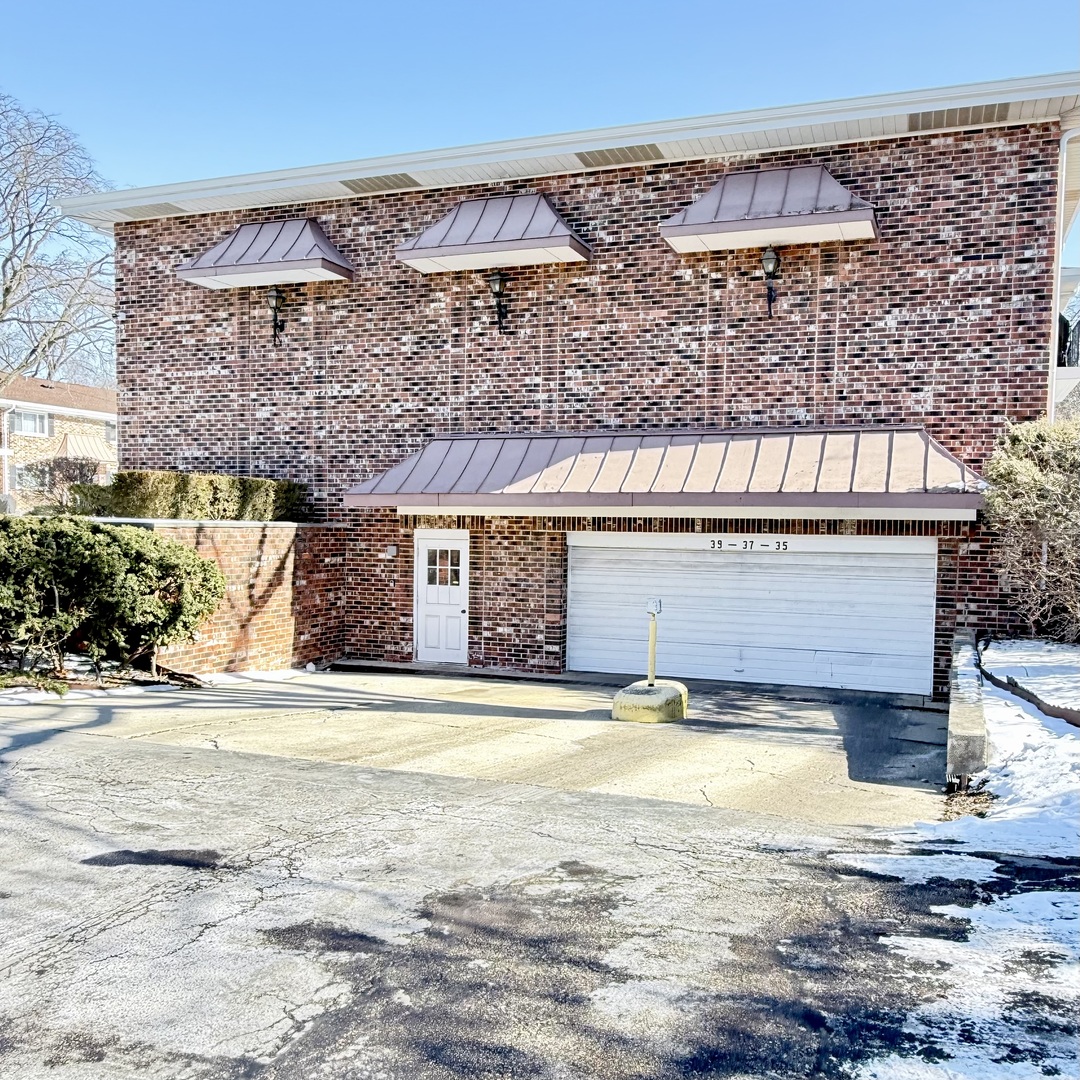 37 N Main Street #40, Glen Ellyn, IL 60137