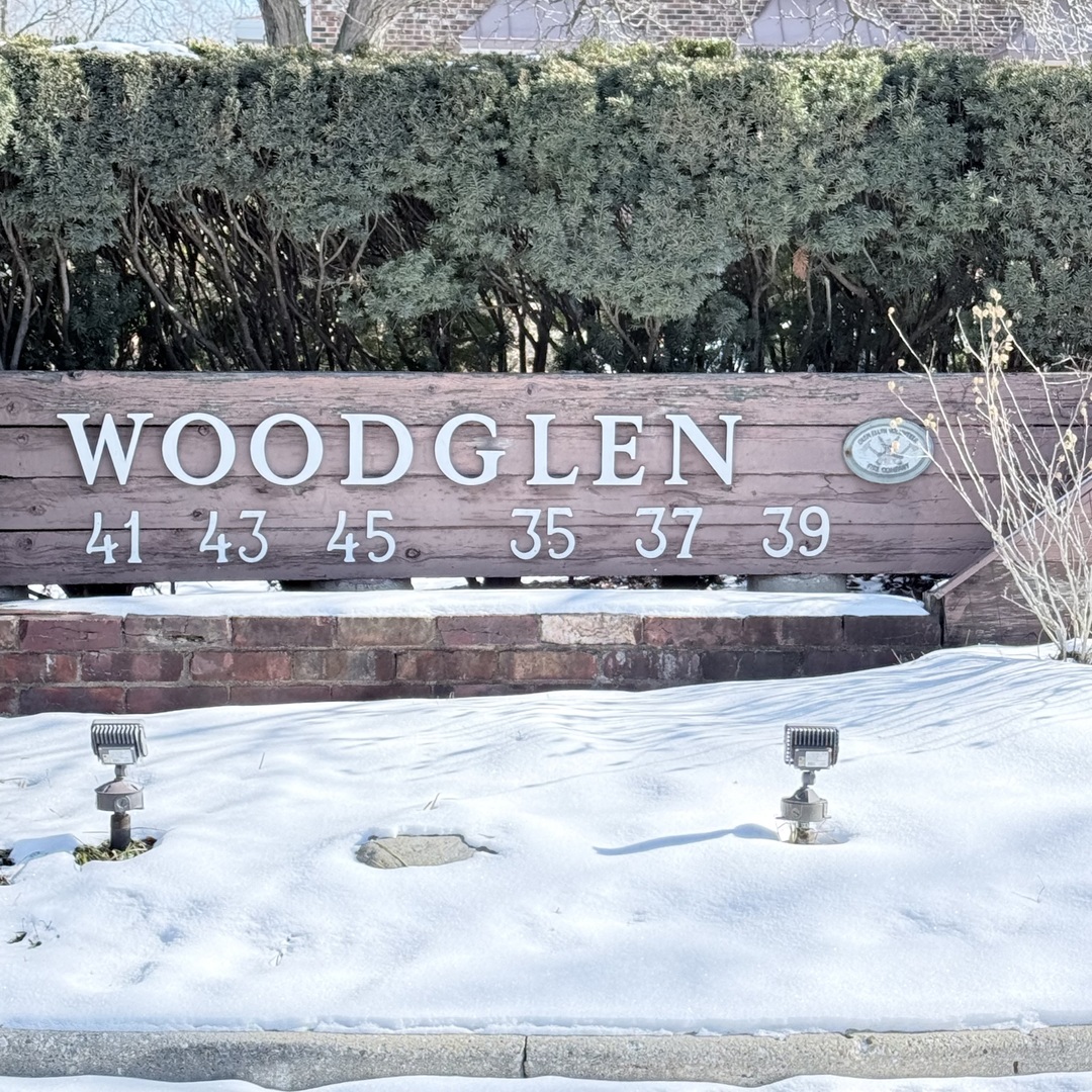 37 N Main Street #40, Glen Ellyn, IL 60137