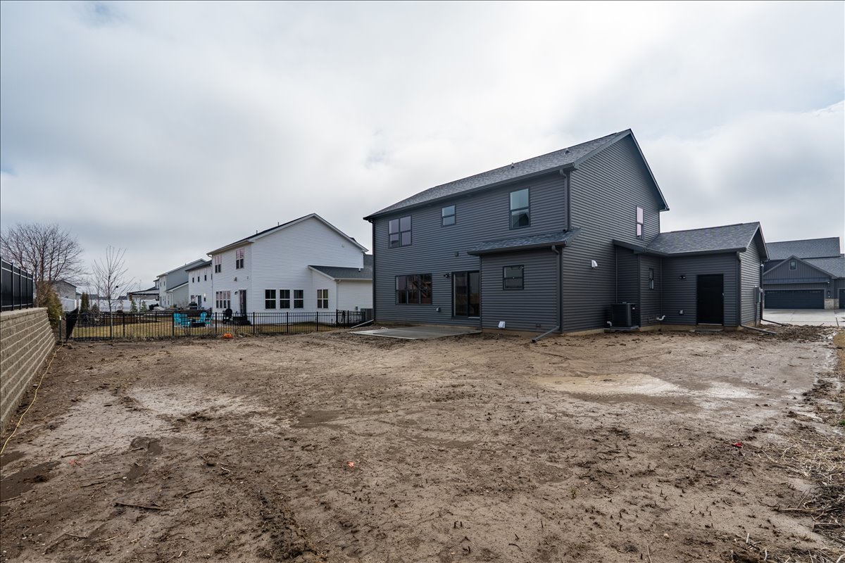 5206 Finlen Lane, Bloomington, IL 61705