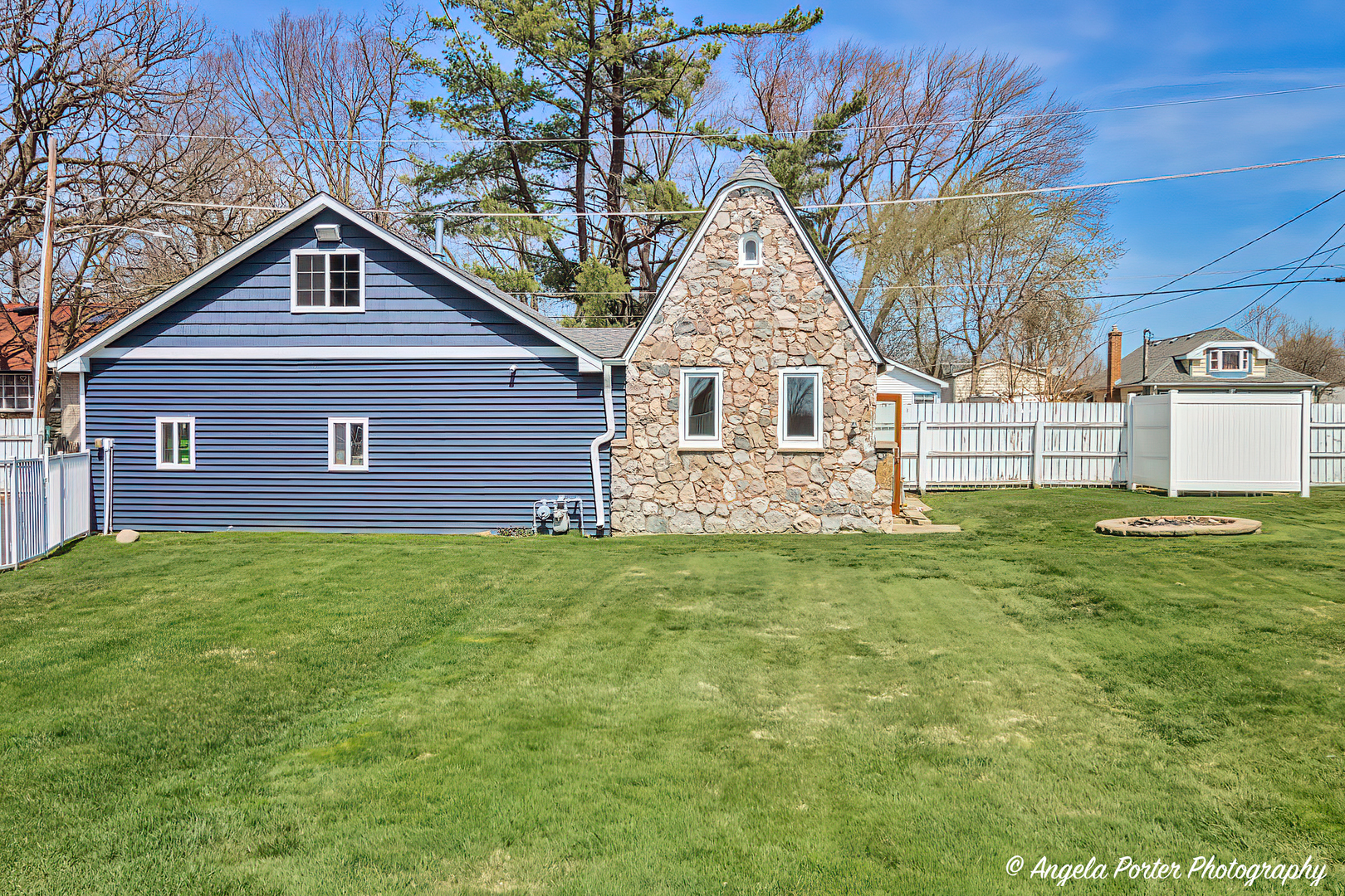 41653 N Lotus Avenue, Antioch, IL 60002