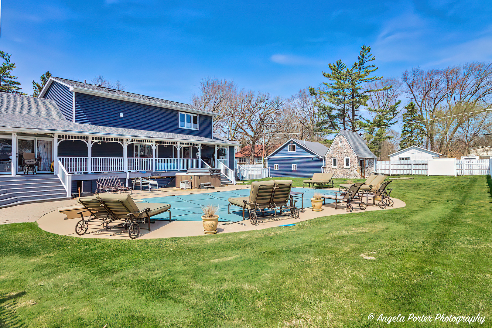 41653 N Lotus Avenue, Antioch, IL 60002