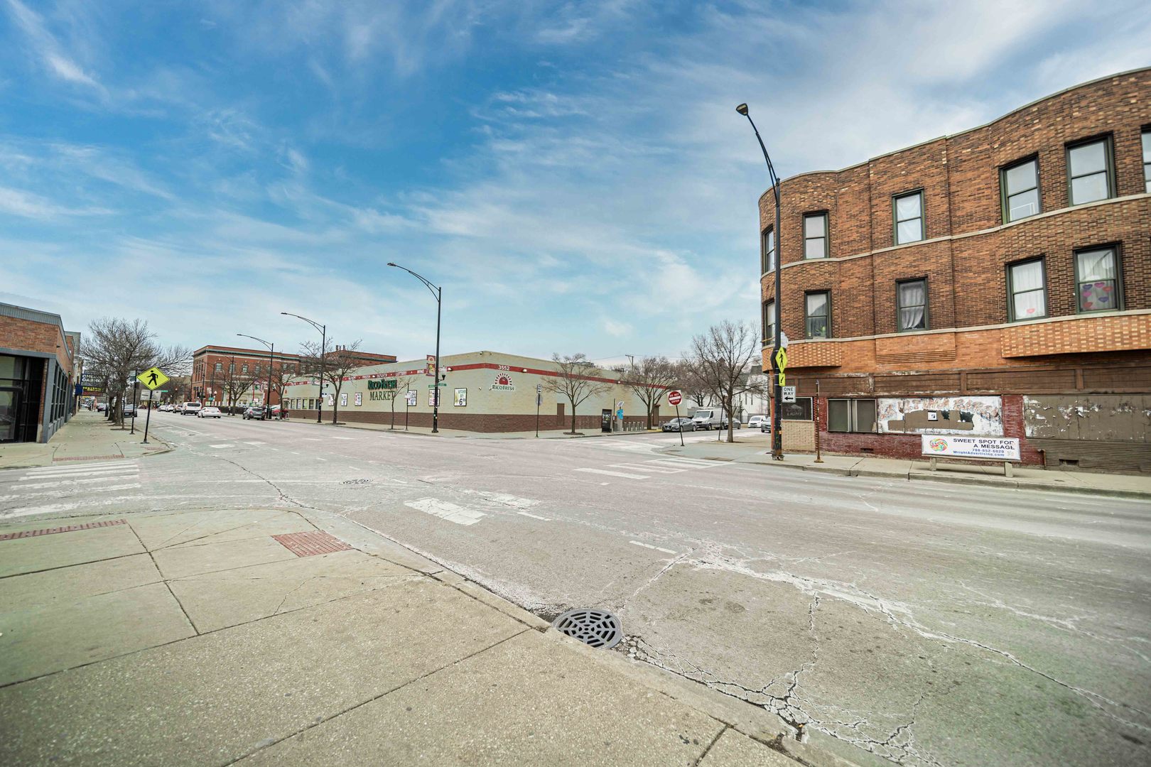 3530 W Armitage Avenue, Chicago, IL 60647