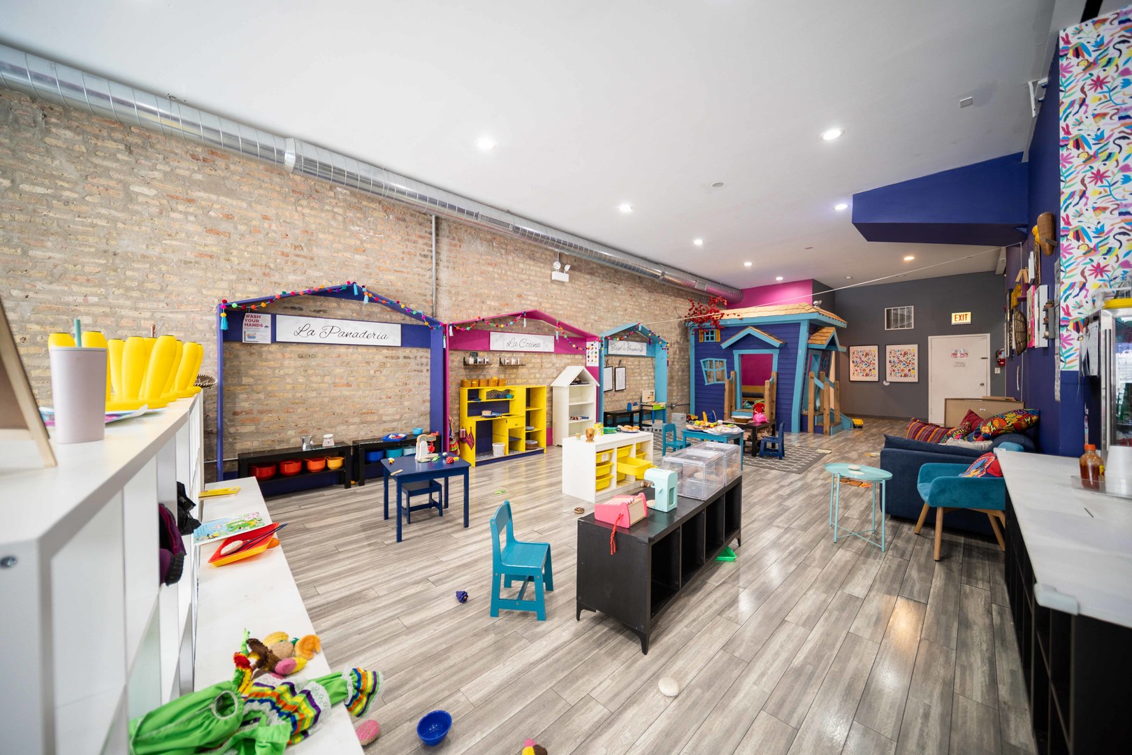 3530 W Armitage Avenue, Chicago, IL 60647