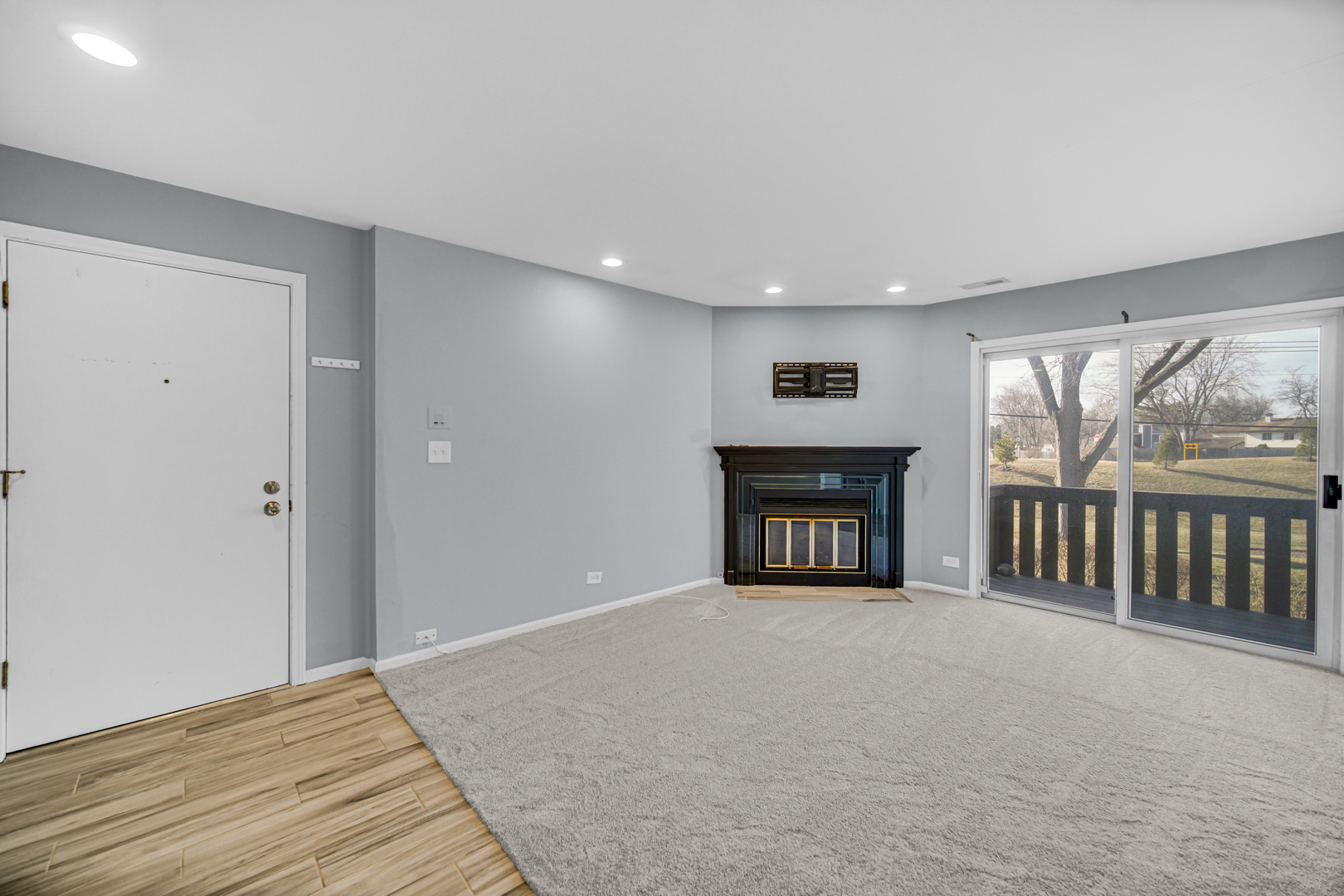 745 Candleridge Court #B2, Bartlett, IL 60103