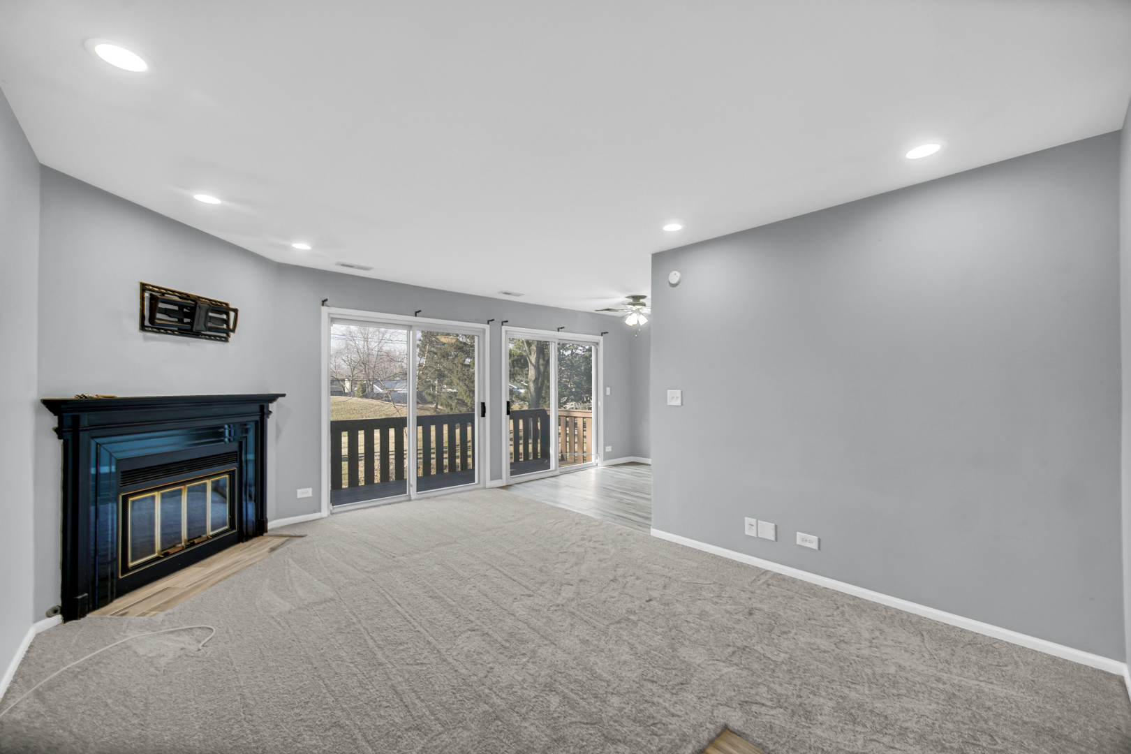 745 Candleridge Court #B2, Bartlett, IL 60103