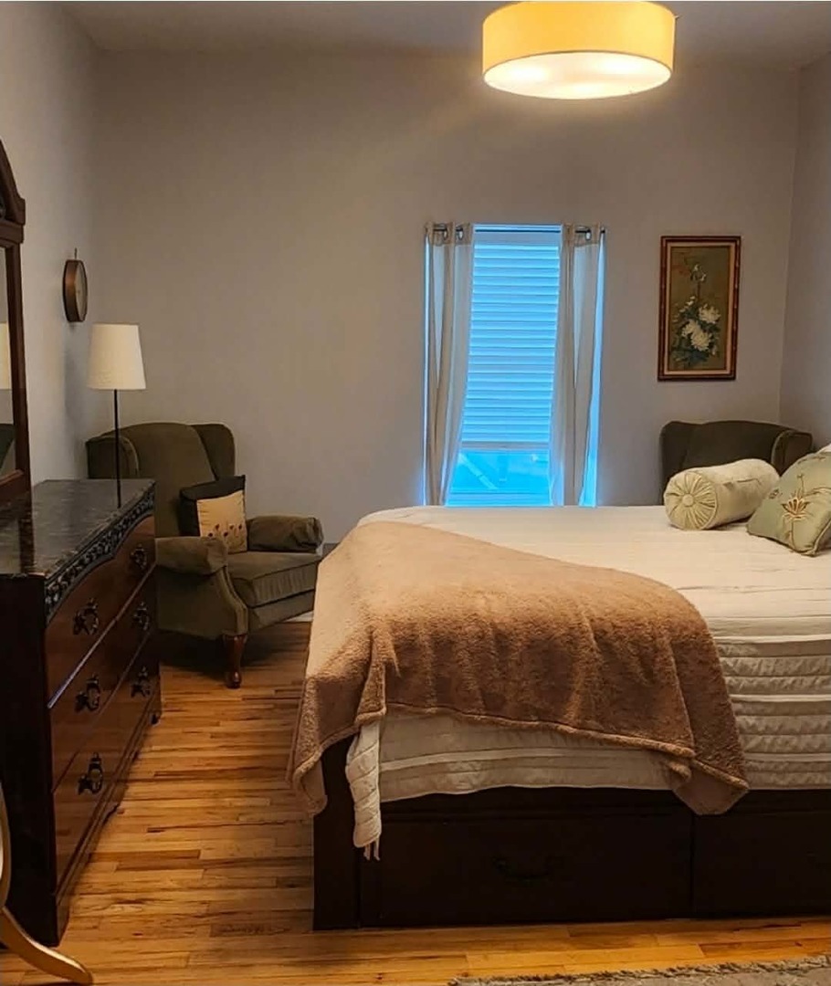 6324 S Kimbark Avenue #405, Chicago, IL 60637