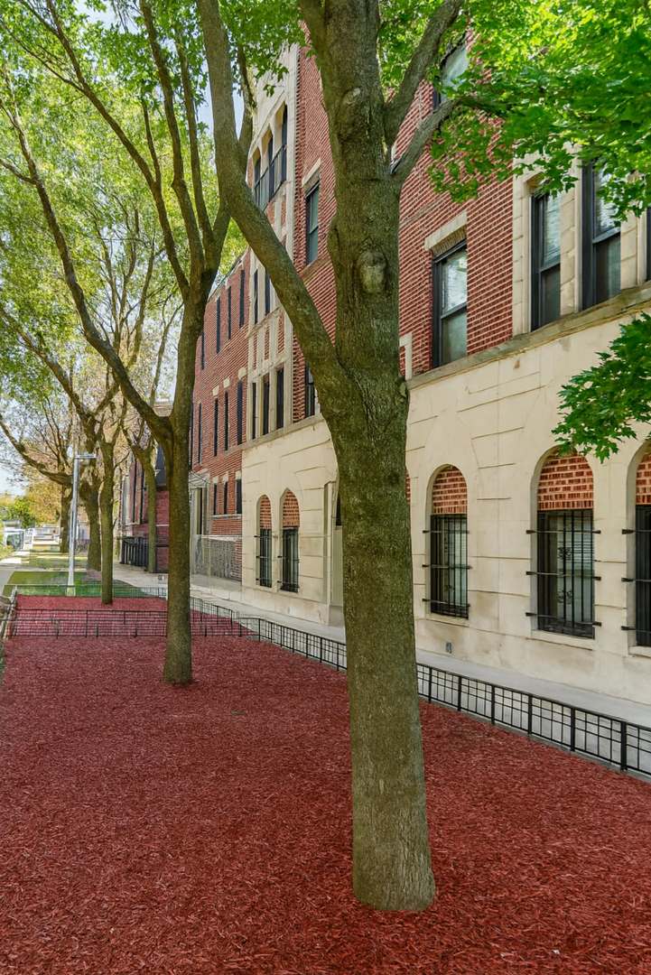 6324 S Kimbark Avenue #405, Chicago, IL 60637