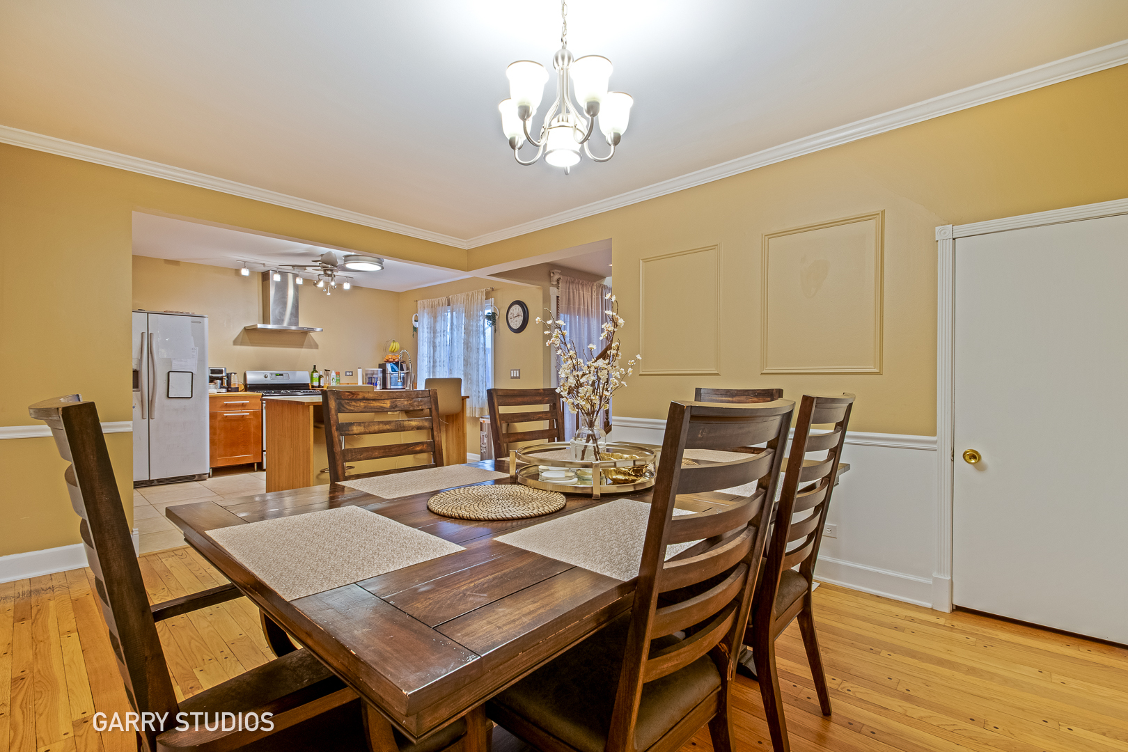 233 Lakeview Lane, Bloomingdale, IL 60108