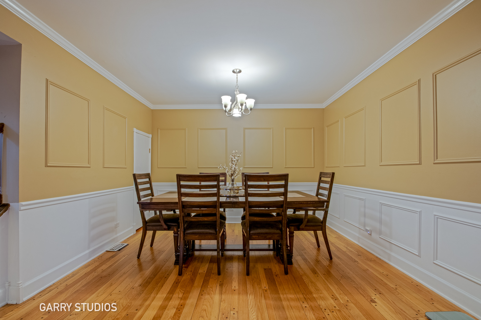 233 Lakeview Lane, Bloomingdale, IL 60108