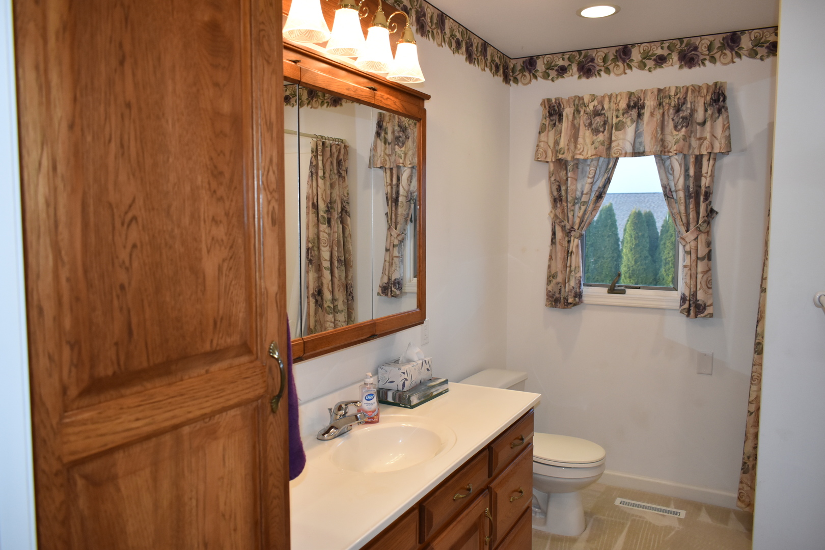 1308 W Carol Drive, Roanoke, IL 61561