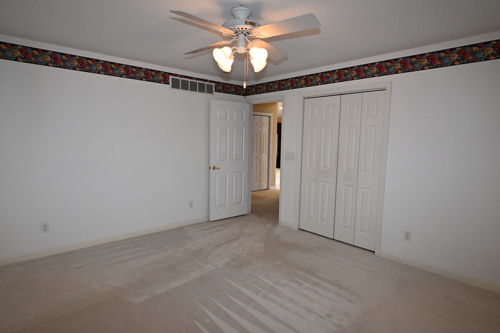 1308 W Carol Drive, Roanoke, IL 61561