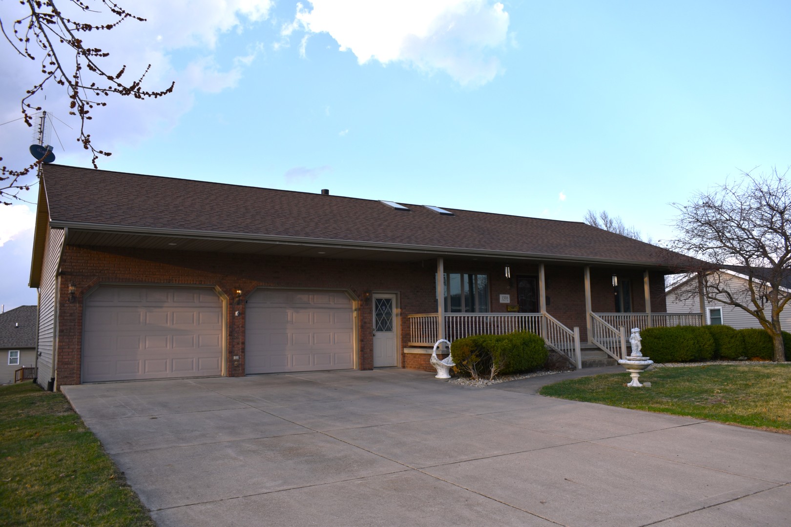 1308 W Carol Drive, Roanoke, IL 61561