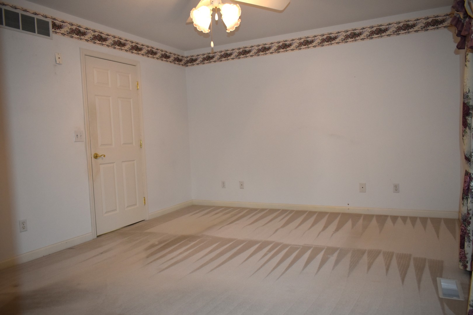 1308 W Carol Drive, Roanoke, IL 61561