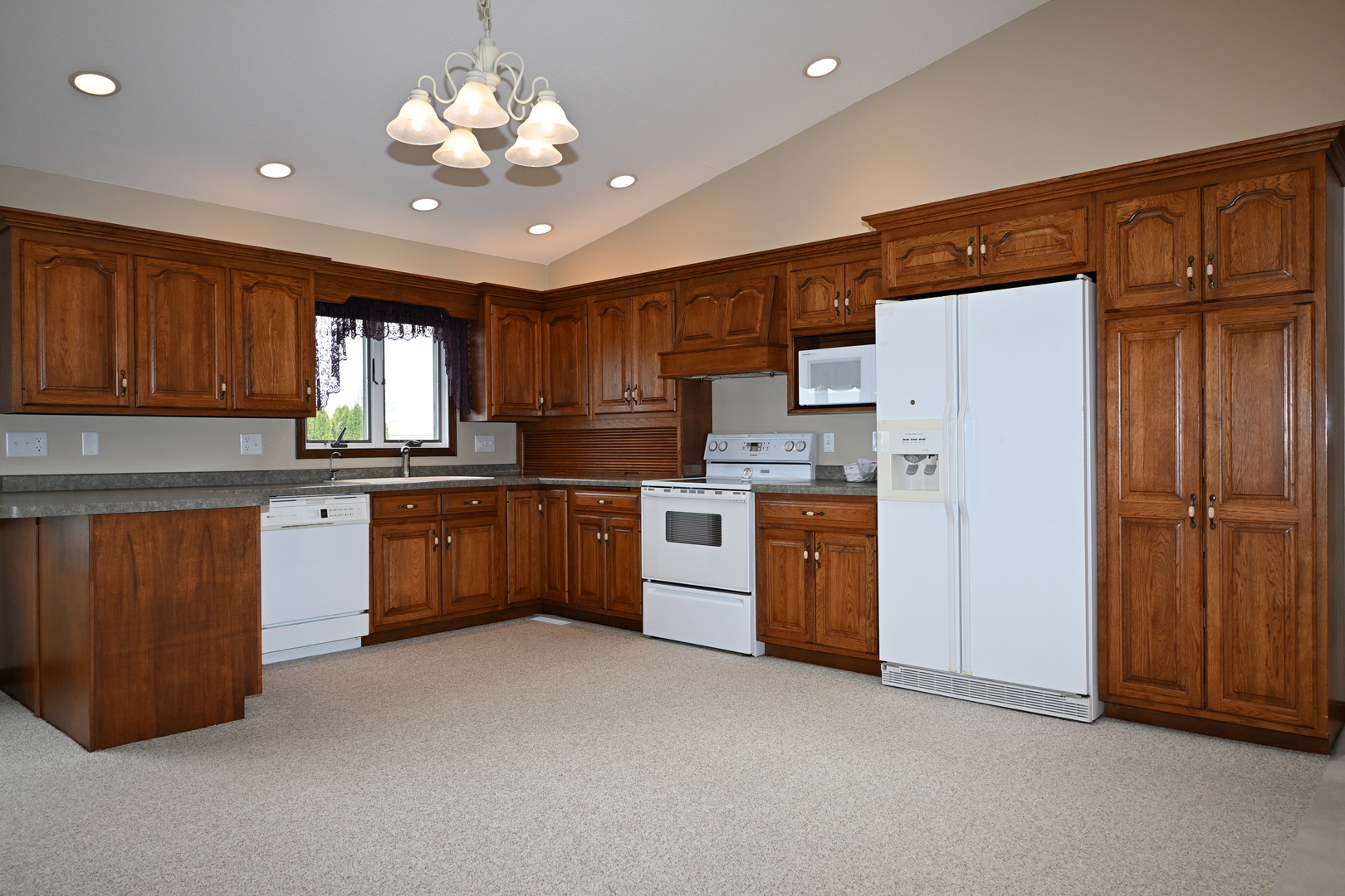 1308 W Carol Drive, Roanoke, IL 61561