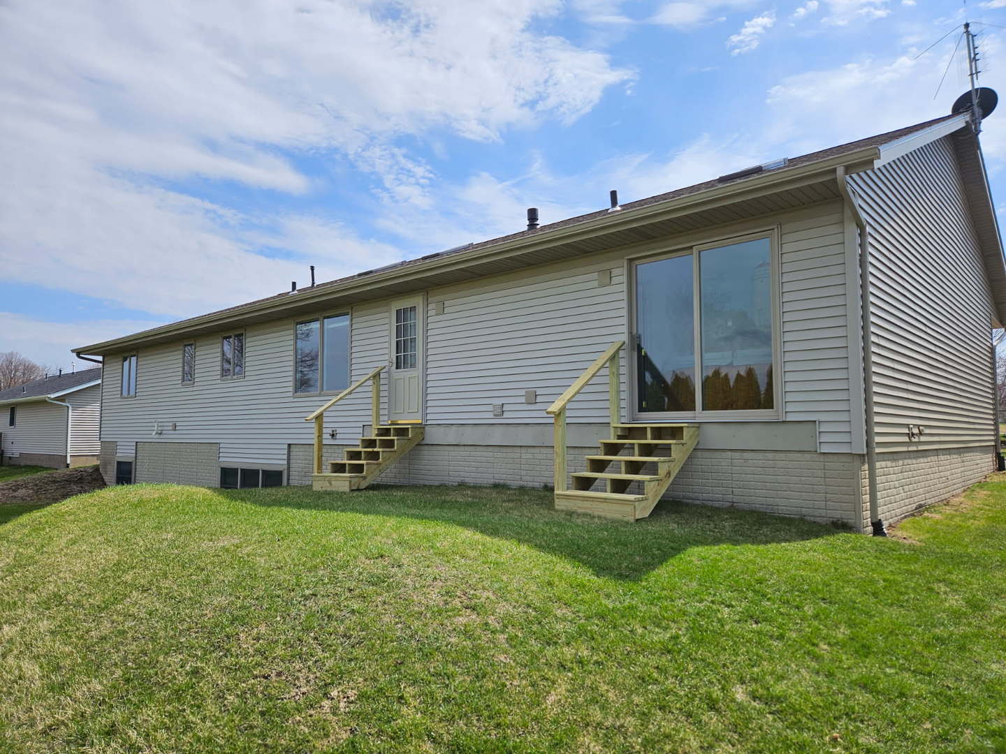 1308 W Carol Drive, Roanoke, IL 61561