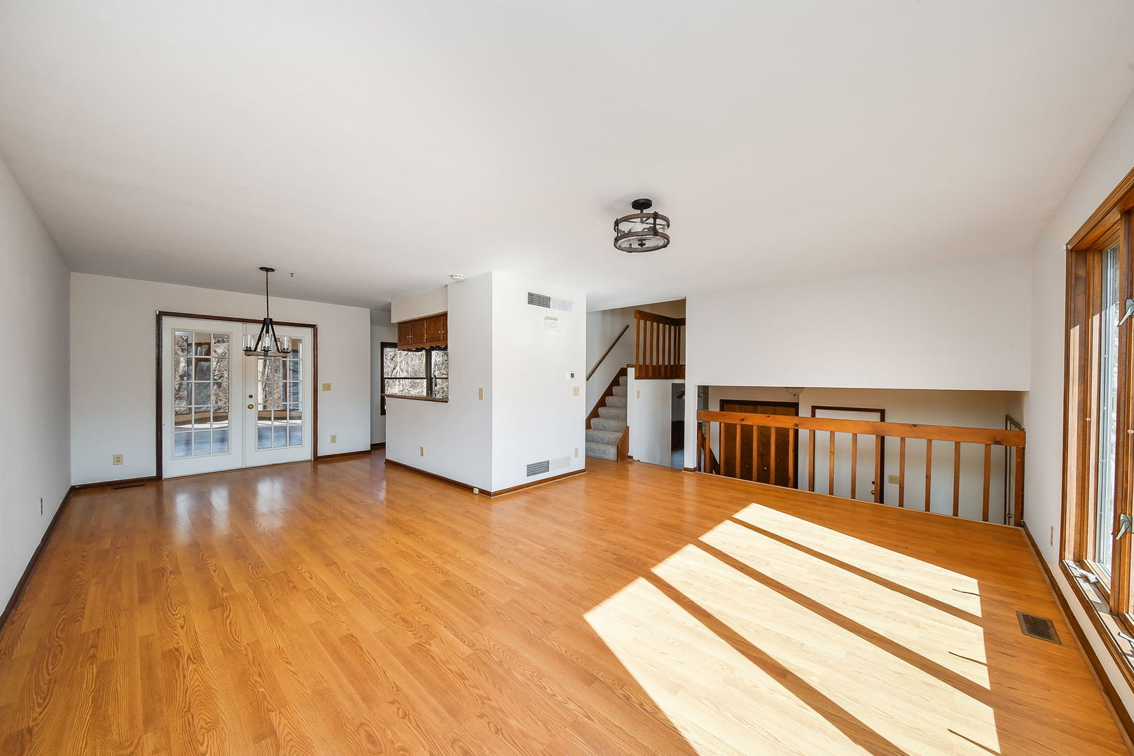 39W150 Campton Hills Drive, St. Charles, IL 60175