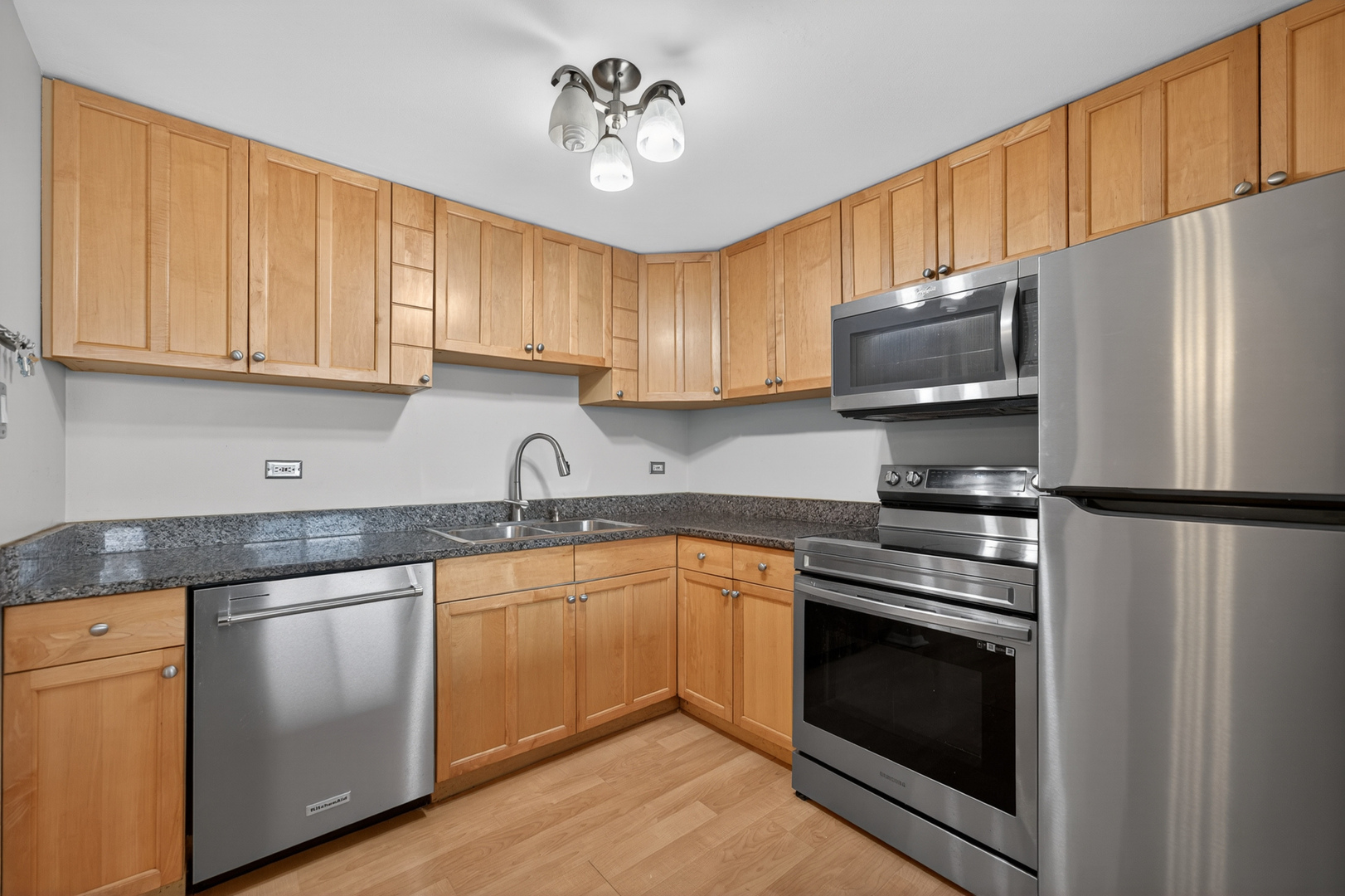 2015 S Finley Road #209, Lombard, IL 60148