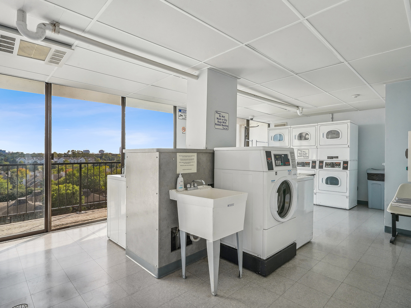 2015 S Finley Road #209, Lombard, IL 60148