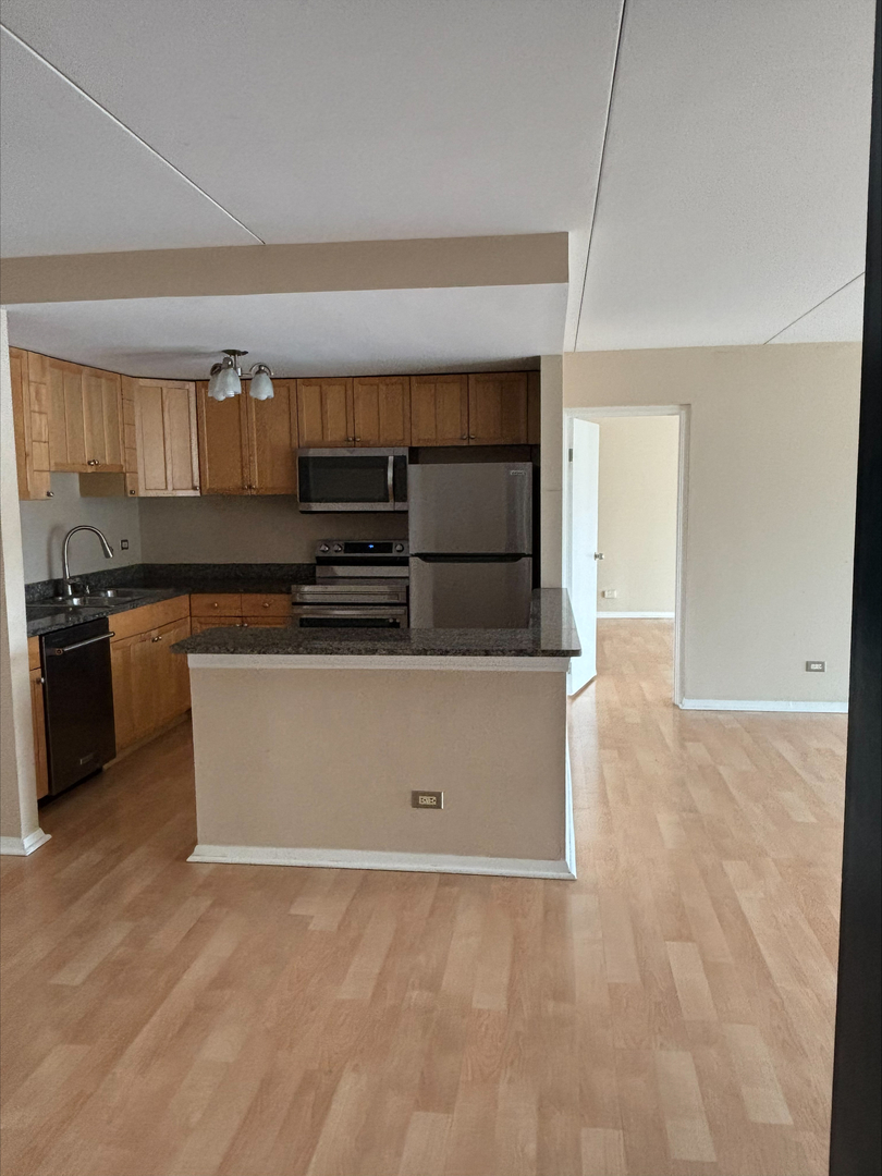 2015 S Finley Road #209, Lombard, IL 60148