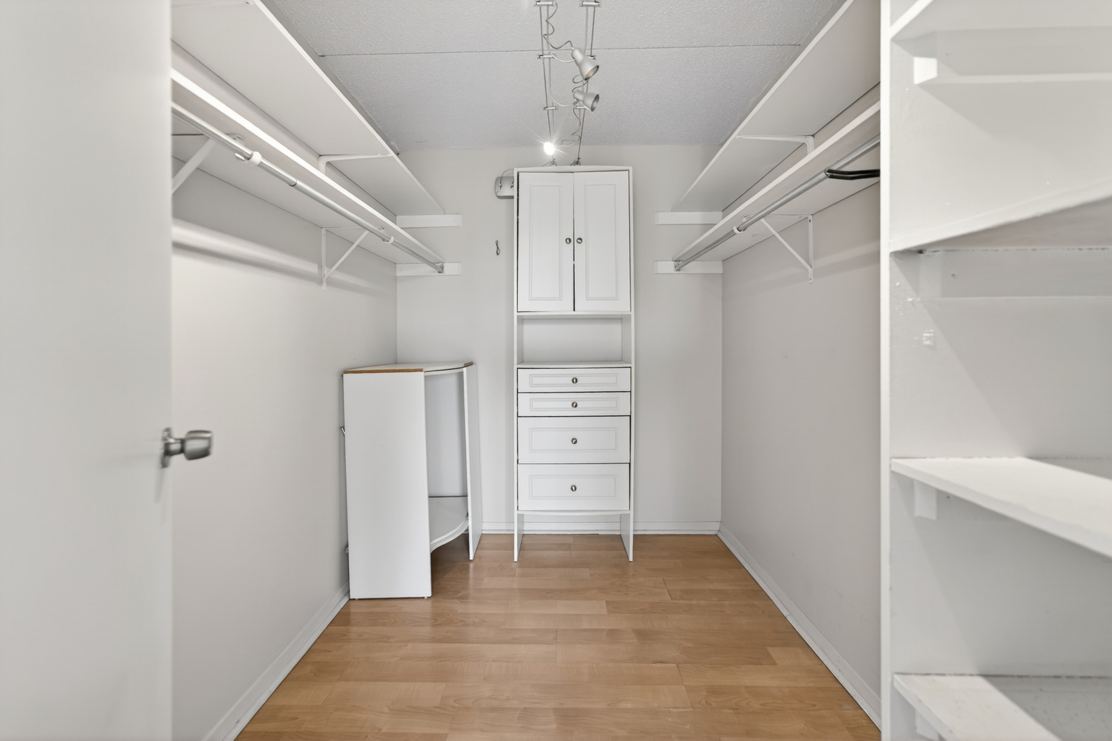 2015 S Finley Road #209, Lombard, IL 60148