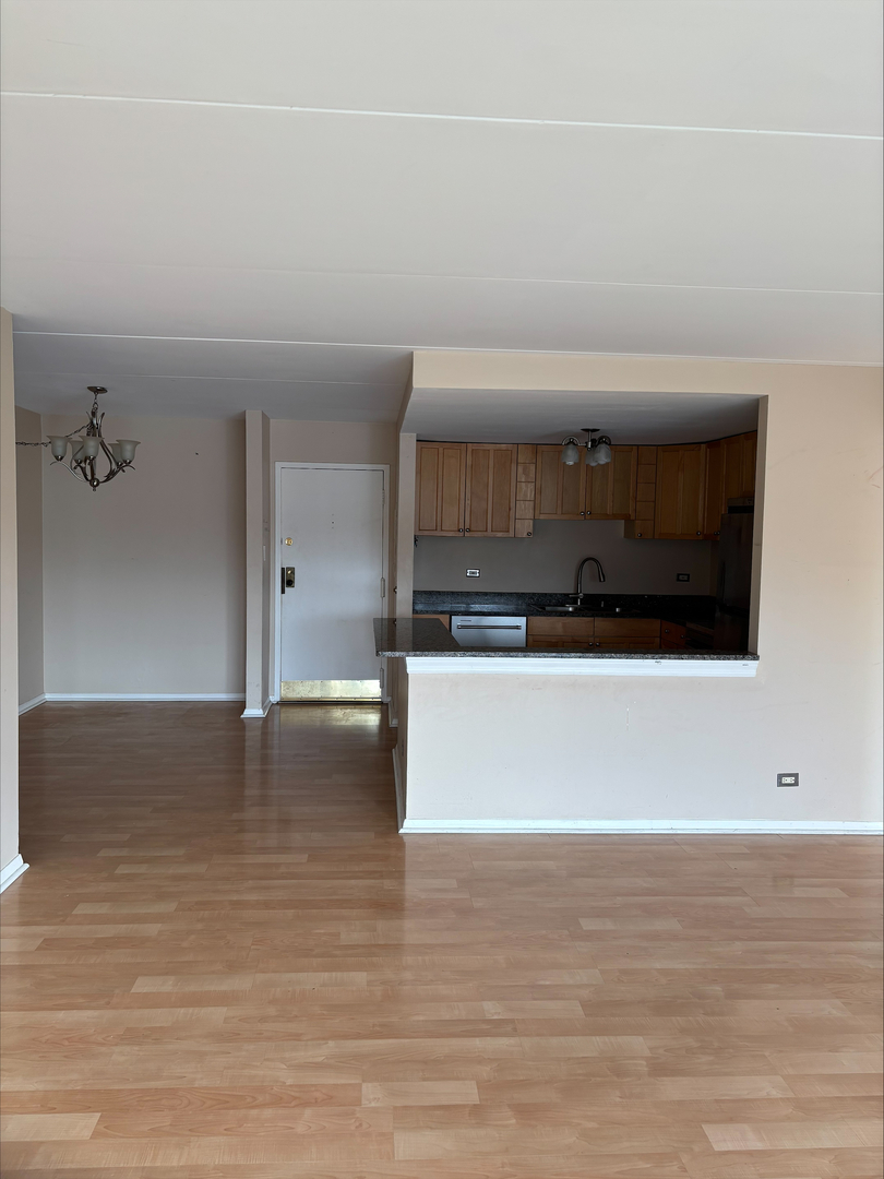 2015 S Finley Road #209, Lombard, IL 60148