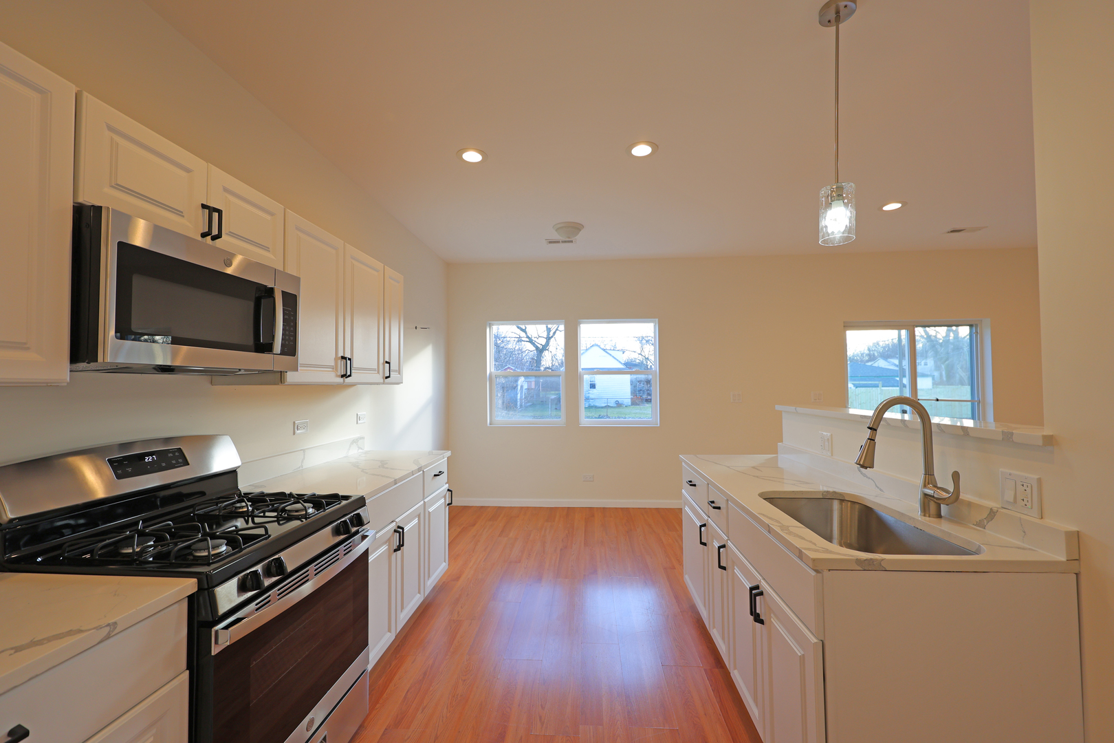 3739 W 139th Street, Robbins, IL 60472