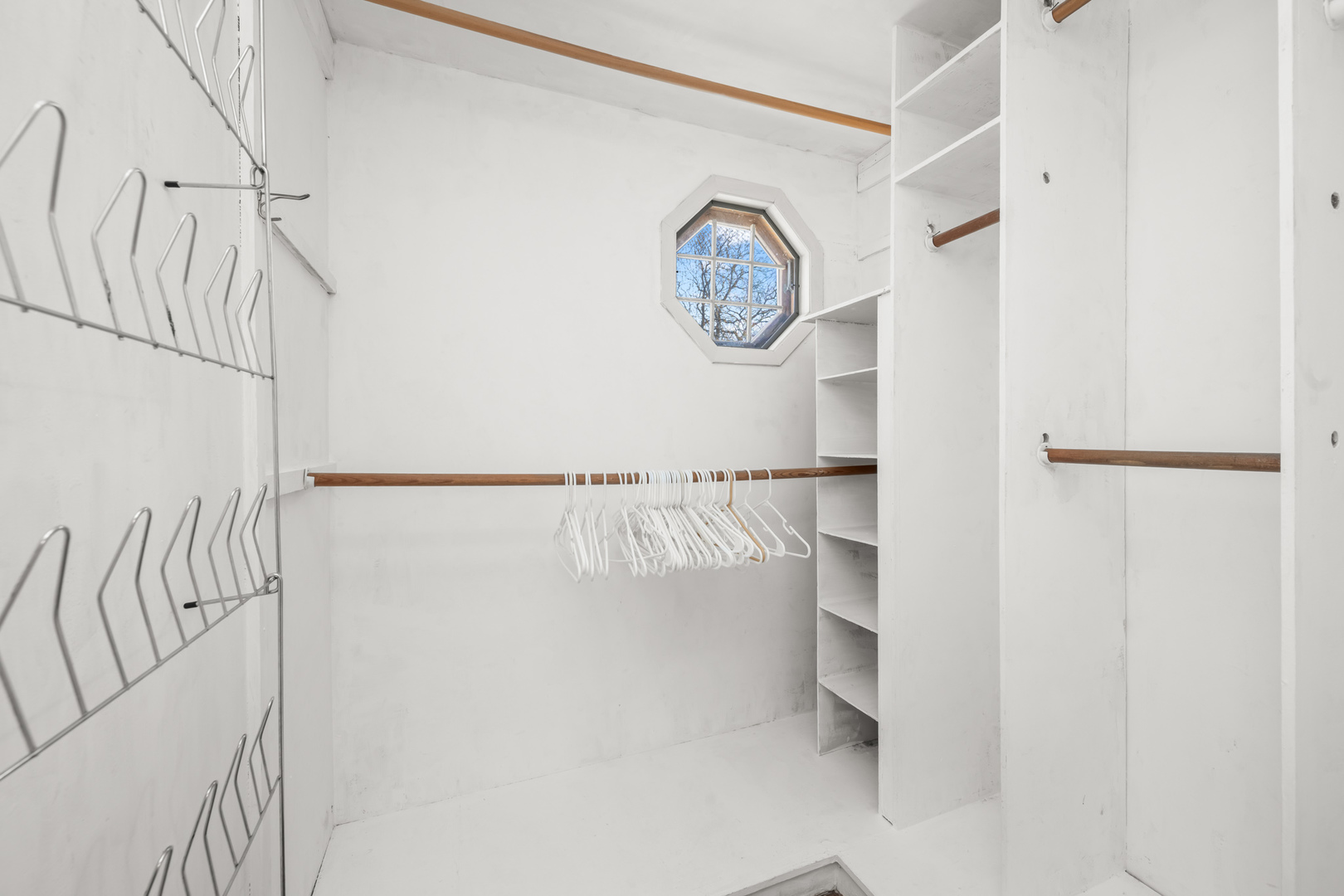 940 N Carmel Drive, Palatine, IL 60074