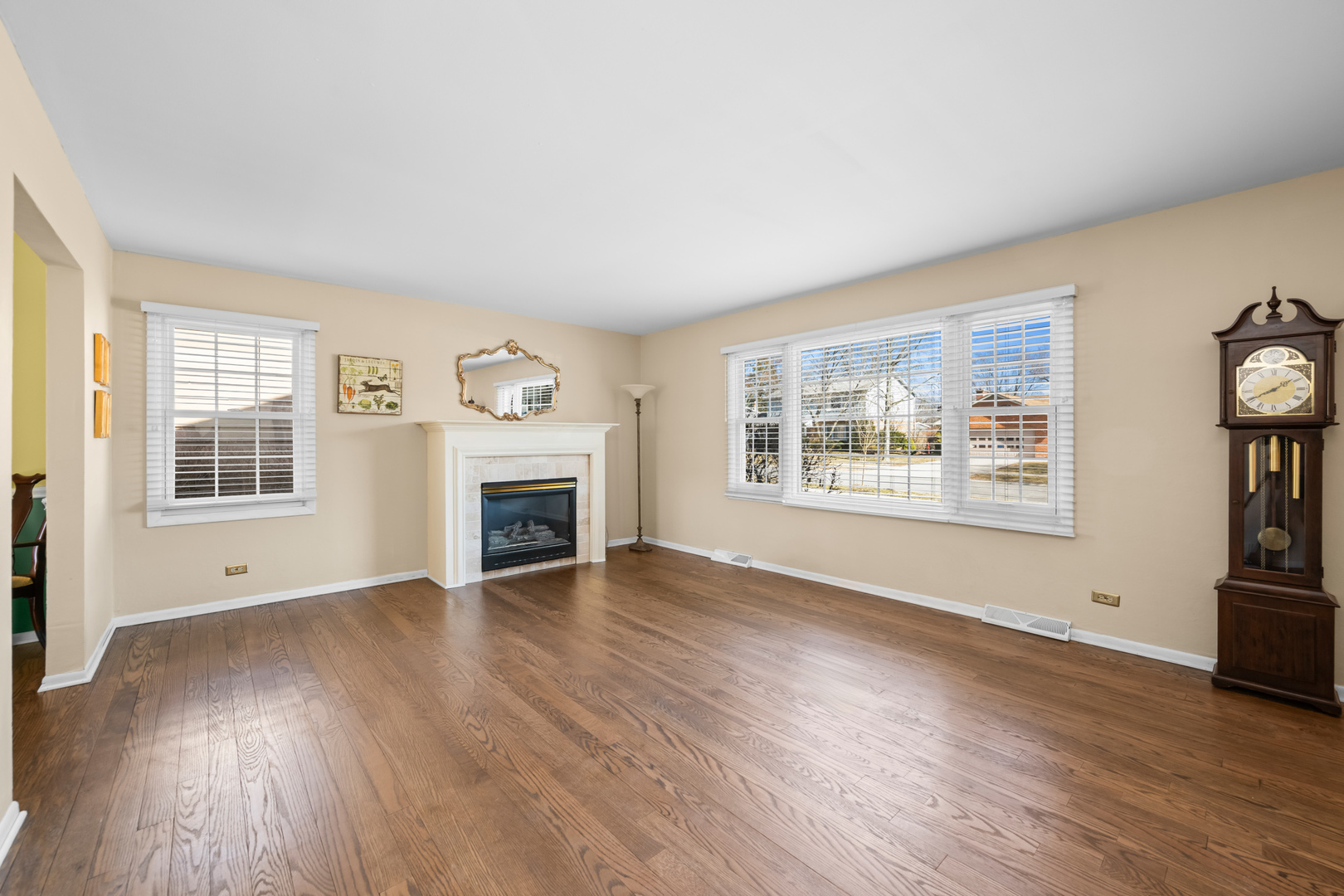 940 N Carmel Drive, Palatine, IL 60074