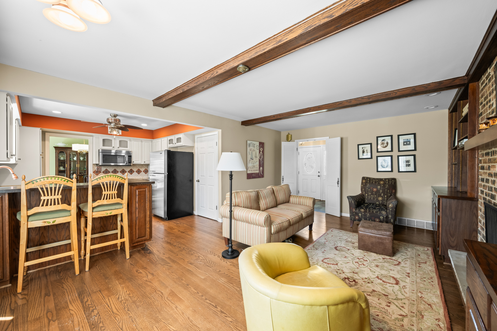 940 N Carmel Drive, Palatine, IL 60074