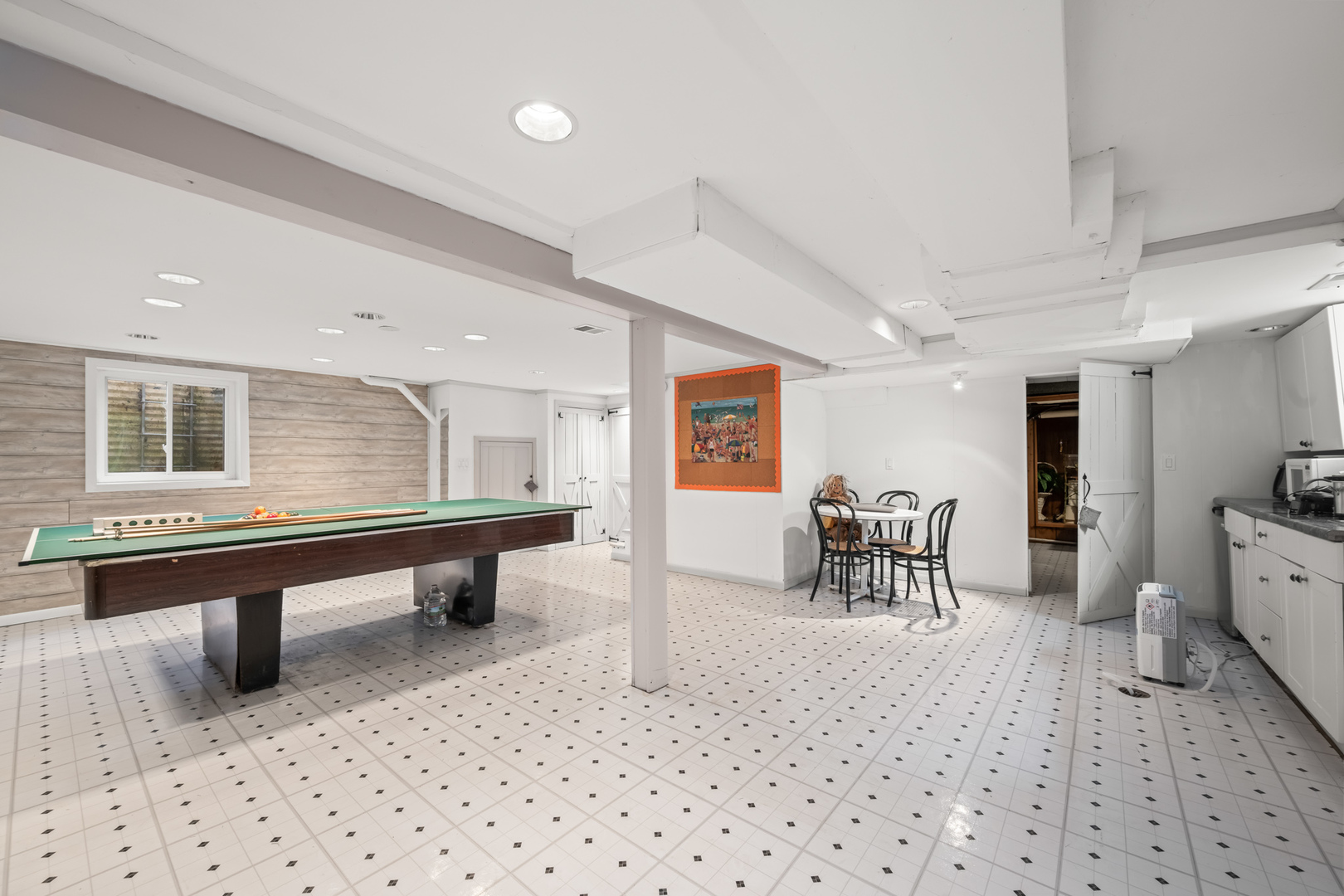 940 N Carmel Drive, Palatine, IL 60074