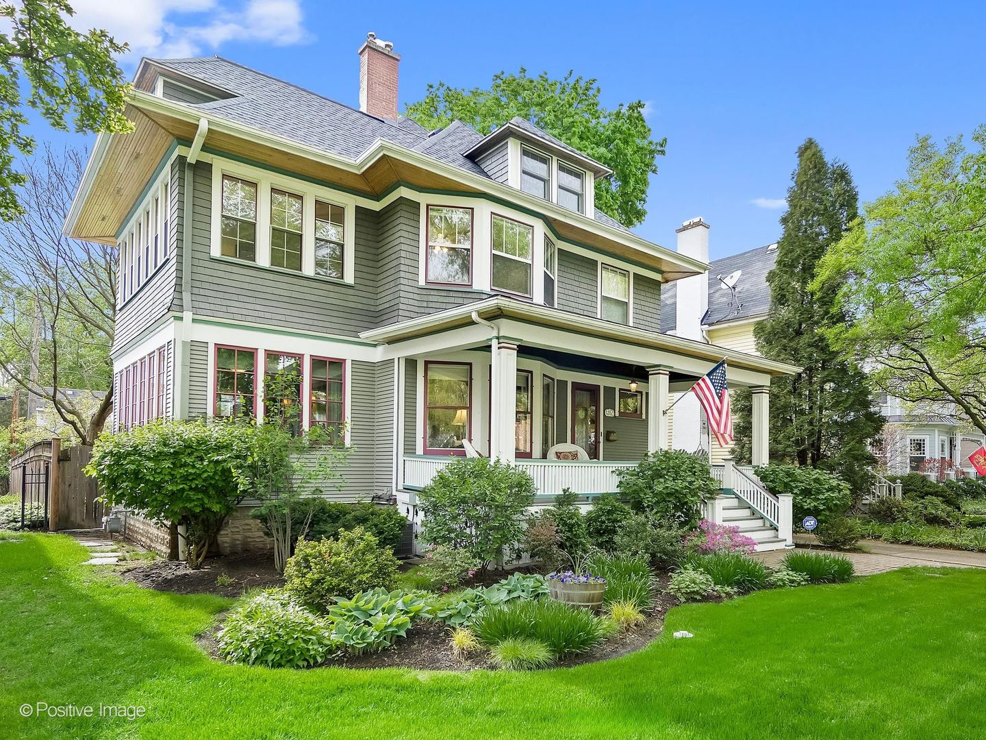 112 S WAIOLA Avenue, La Grange, IL 60525