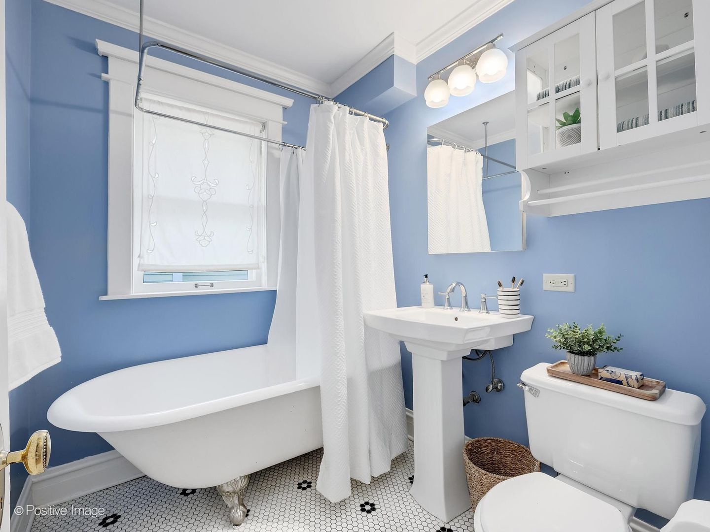 112 S WAIOLA Avenue, La Grange, IL 60525