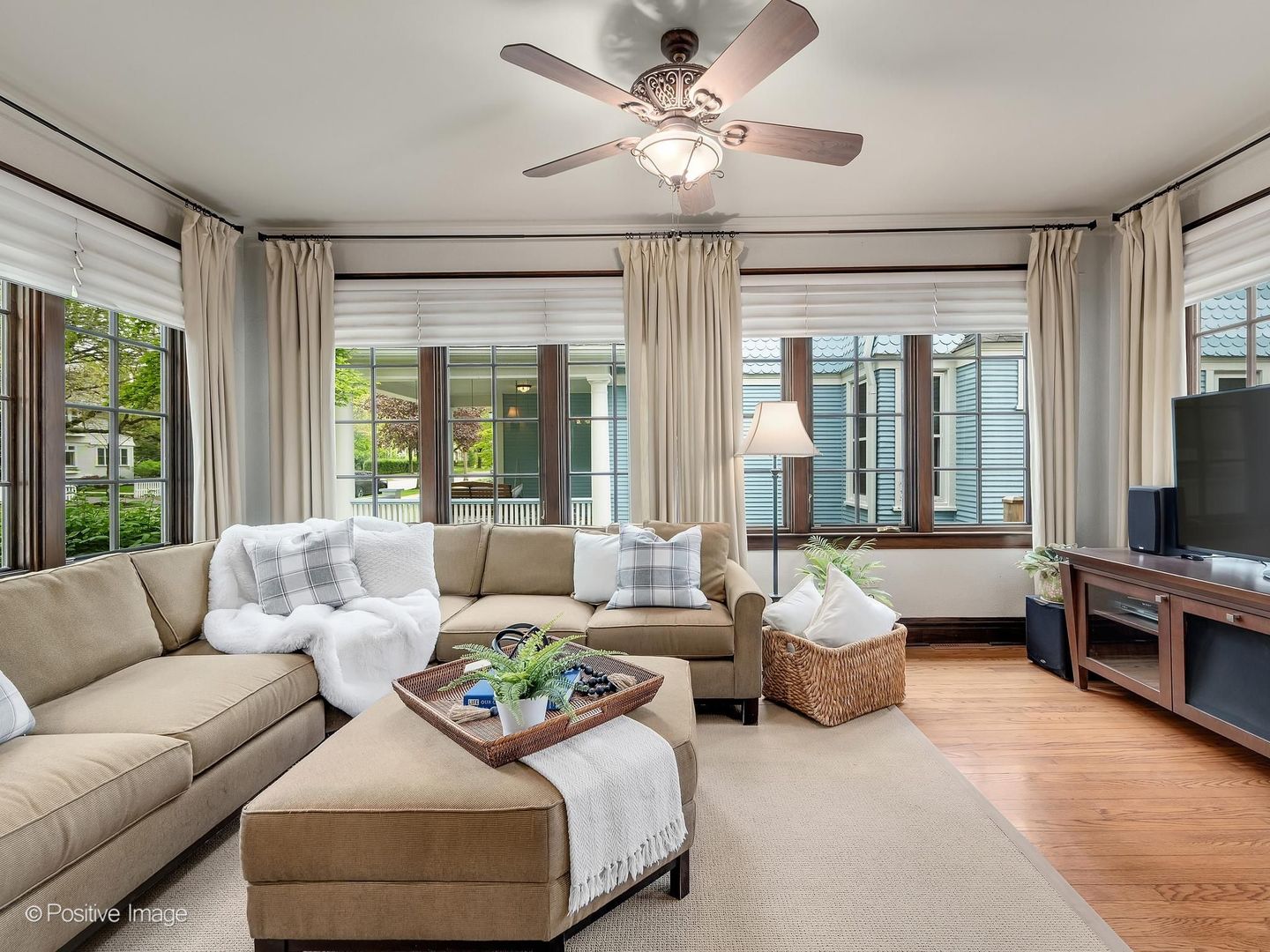 112 S WAIOLA Avenue, La Grange, IL 60525