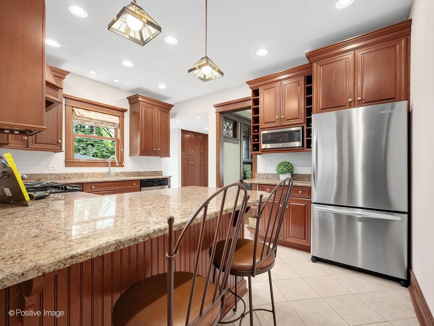 112 S WAIOLA Avenue, La Grange, IL 60525